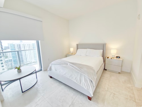 Brickell Moderne Eigentumswohnung | Kostenloses Parken + Pool - CS65 7 Cielo Stays