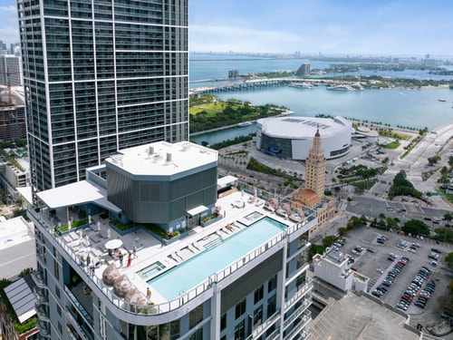 New Downtown Condo with Rooftop Pool 18 Cielo Stays