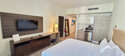 Luxury CH Studio Steps From The Beach Style-CS33 2 Tamesys Departamentos