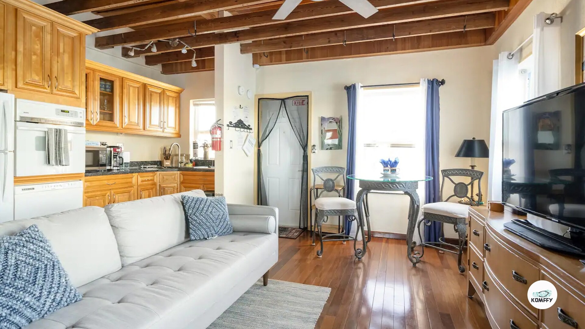 Komffy Studio Waterfront w/King Bed & Free Parking 7 Komffy