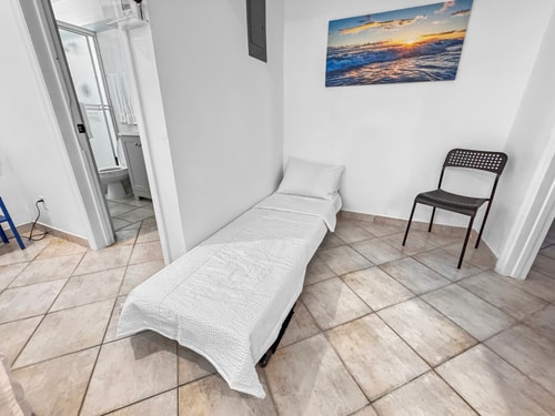 2BR Suite | 2 Queens + Kitchen + 2 Baths 20 Komffy