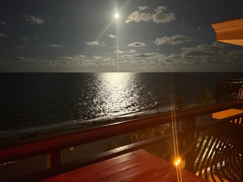 Beautiful Oceanfront Penthouse in Hollywood 20 Komffy