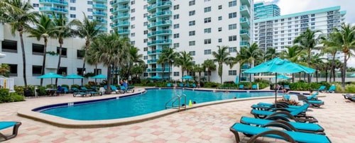 Komffy Penthouse w/ King Bed & Ocean View at Tides 10 Komffy