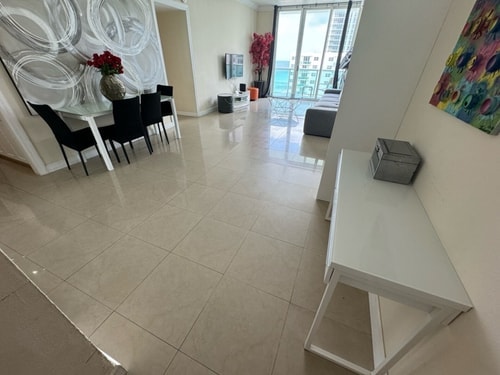 Penthouse w/ King Bed & Ocean View at Tides 7 Komffy