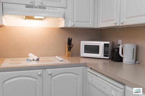 Komffy Apt w/2 Queen Beds & Canal View at Tides 47 Komffy