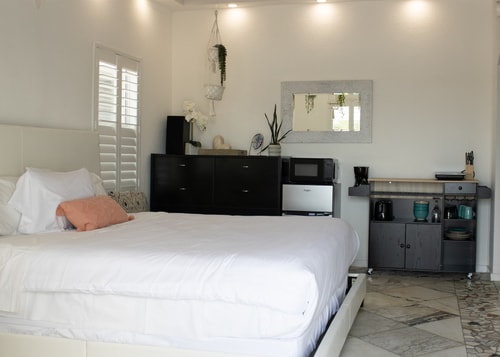 Komffy Studio with King Bed 14 Komffy