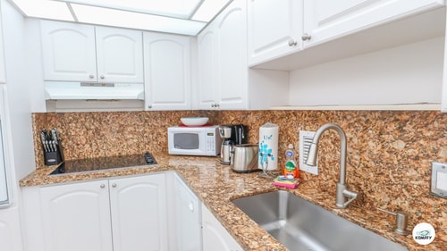 Komffy Apt w/2 Queen Beds & Ocean View at Tides 18 Komffy