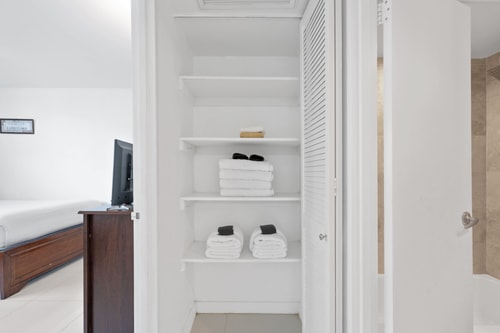 1BED Condo w/Pool View | 3rd Floor at Tides 12 Komffy