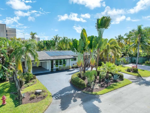 Lush 4 BED 2 BATH FLL 20 Komffy