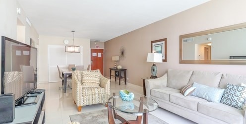 Apt w/2 Queen Beds & Ocean View at Tides 3 Komffy