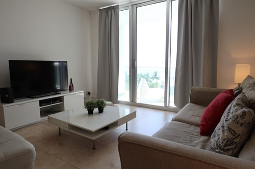 Komffy 2Bed/2Bath, 4QueenBeds & OceanView at Tides 11 Komffy Canada