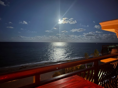 Beautiful Oceanfront Penthouse in Hollywood 23 Komffy