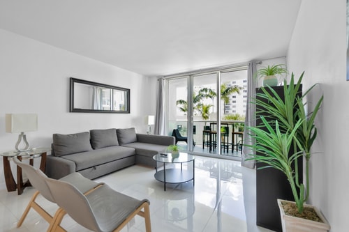 1BED Condo w/Pool View | 3rd Floor at Tides 2 Komffy