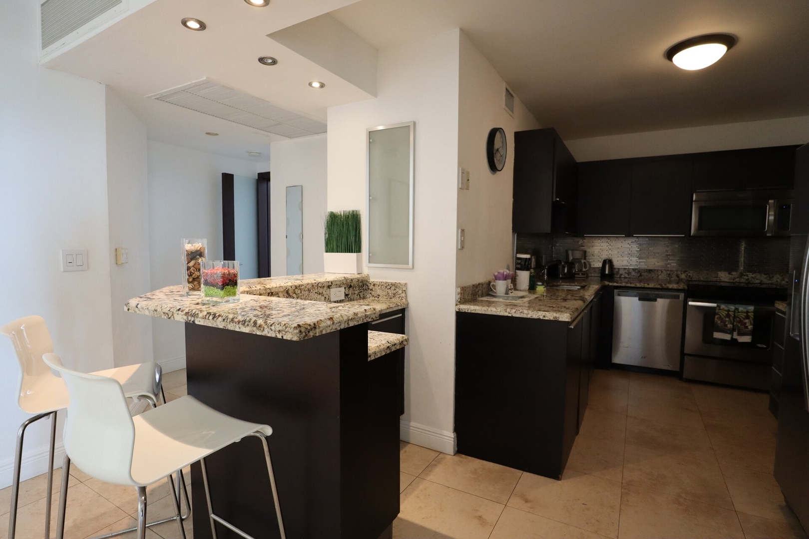 2Bed/2Bath, 4QueenBeds & OceanView at Tides 6 Komffy