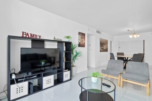 1BED Condo w/Pool View | 3rd Floor at Tides 3 Komffy