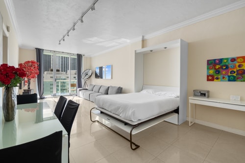 Penthouse w/ King Bed & Ocean View at Tides 3 Komffy Canada