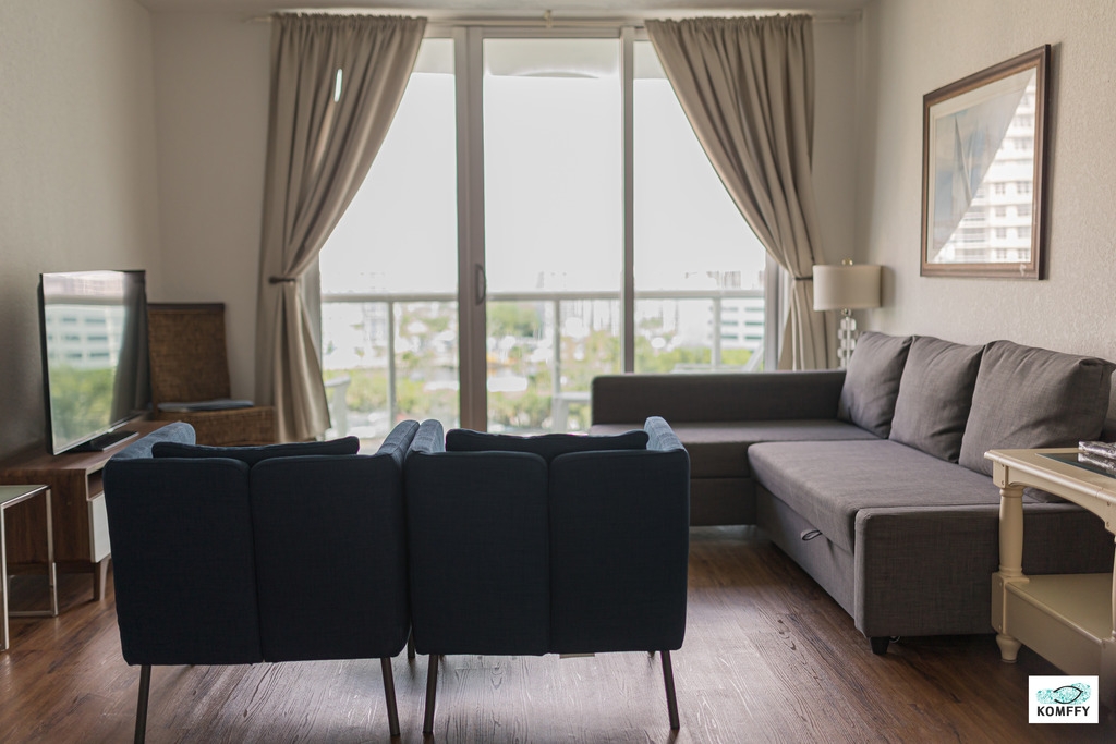 Komffy Apt w/2 Queen Beds & Canal View at Tides 18 Komffy