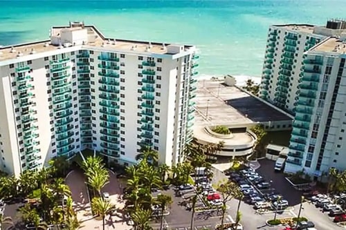 KOMFFY Oceanfront condo w/ 2 Queen beds at Tides 43 Komffy