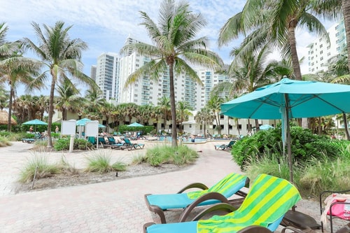 KOMFFY 2BED/ 2BATH with 4 Queen Bed at TIDES 38 Komffy