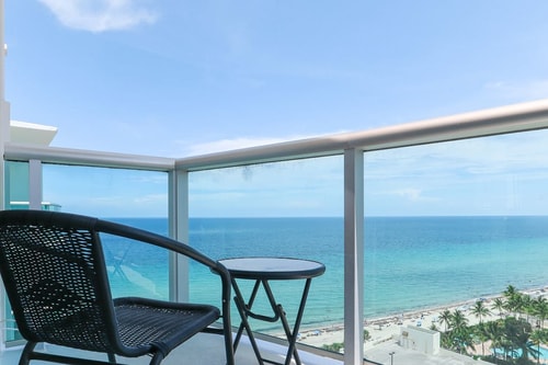 KOMFFY "Oceanfront Penthouse Paradise" 35 Komffy