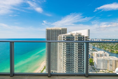 KOMFFY Panoramic Oceanview 2BED/2BAT at 4111-H 38F 1 Komffy