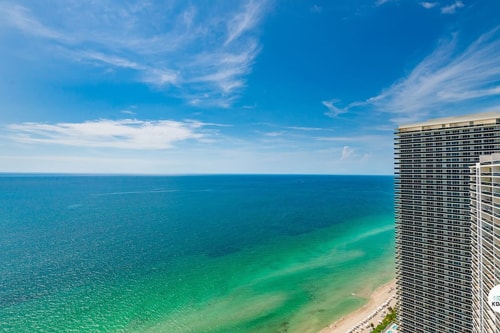 KOMFFY Panoramic Oceanview 2BED/2BAT at 4111-H 38F 31 Komffy