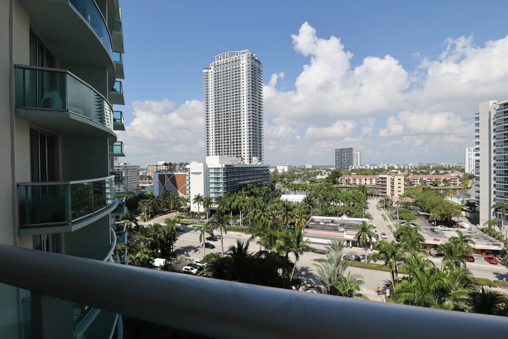 Komffy Home w/ 2 Queen Beds & Ocean View at Tides Komffy