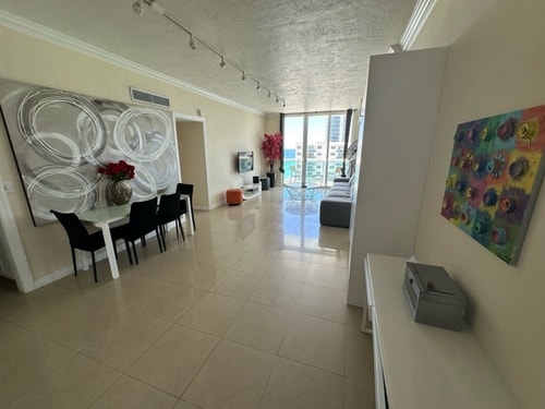 Penthouse w/ King Bed & Ocean View at Tides 6 Komffy