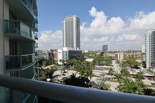 Komffy Apt w/2 Queen Beds & Canal View at Tides 3 Komffy