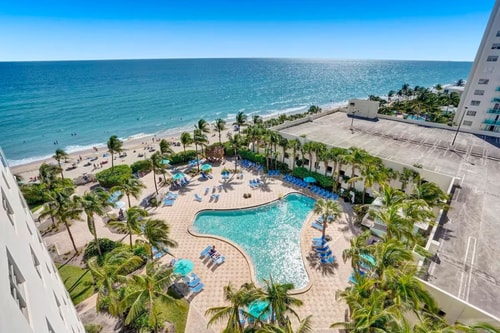 Komffy Condo w/2 Queen beds & Ocean View | Tides 16 Komffy
