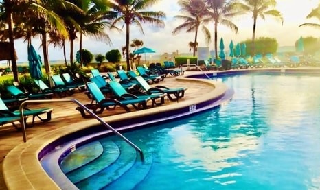 Apt w/2 Queen Beds & Ocean View at Tides 38 Komffy