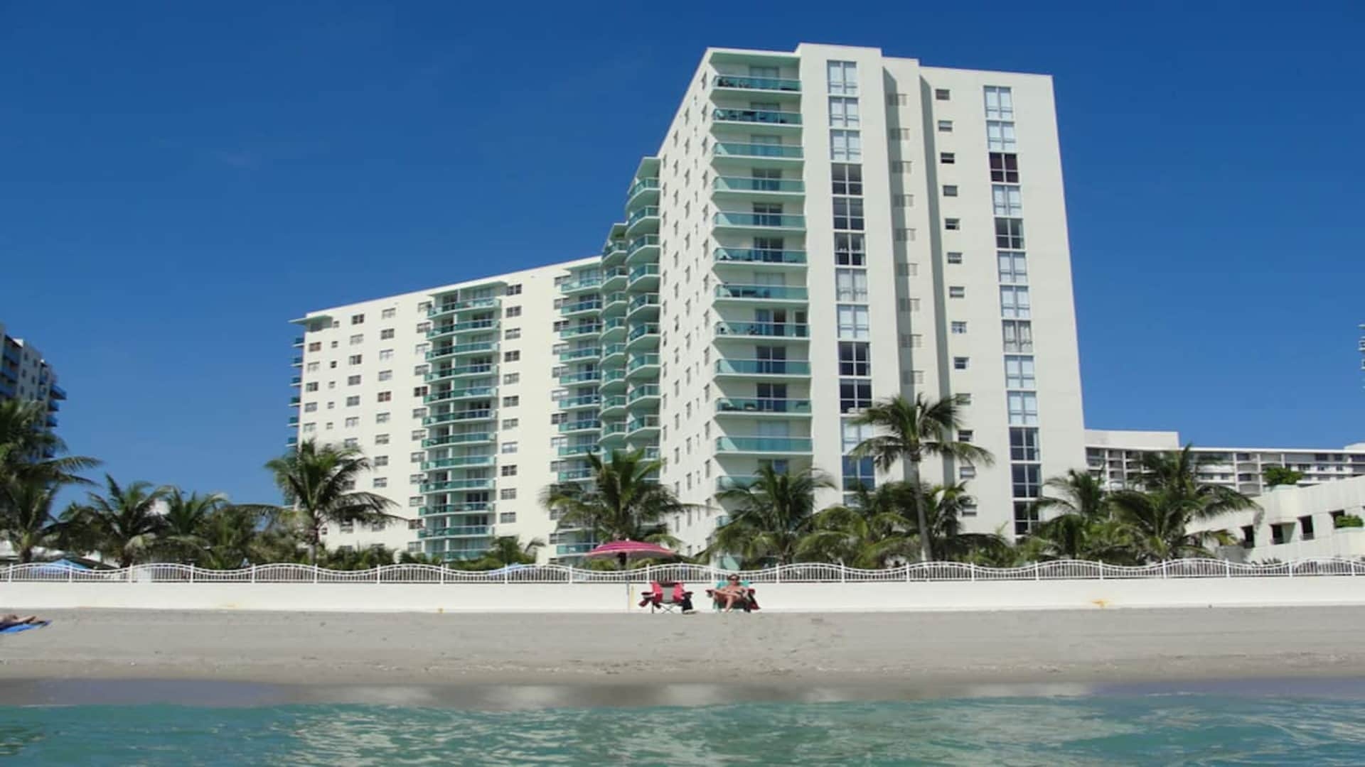 Komffy Apt w/2 Queen Beds & canal view at Tides Komffy