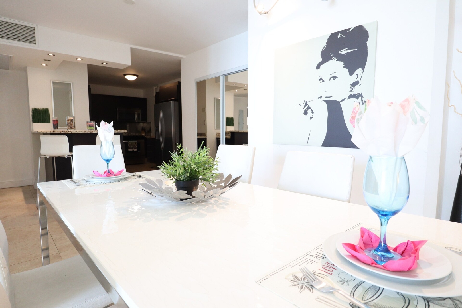 2Bed/2Bath, 4QueenBeds & OceanView at Tides 10 Komffy