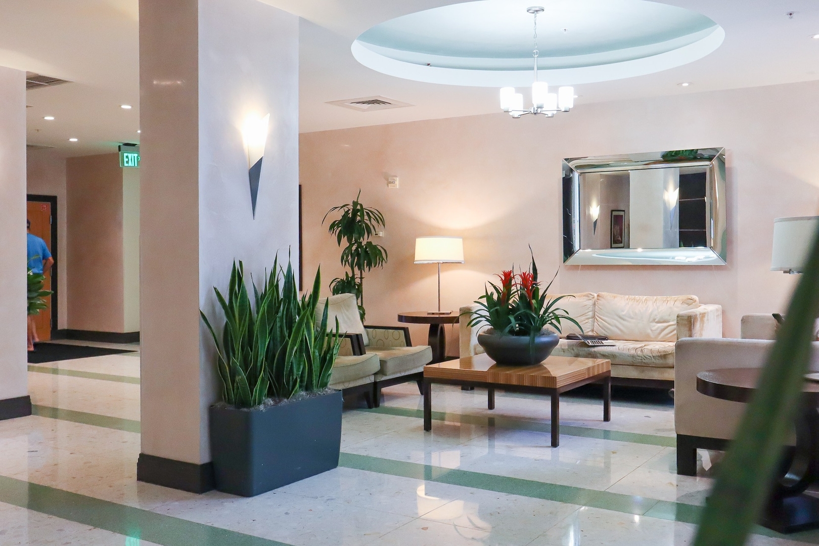 Apt w/2 Queen Beds & Canal View at Tides 32 Komffy