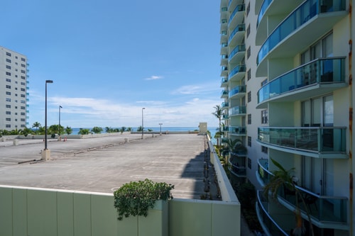 Condo w/2 Queen beds & Ocean View | Tides 2 Komffy
