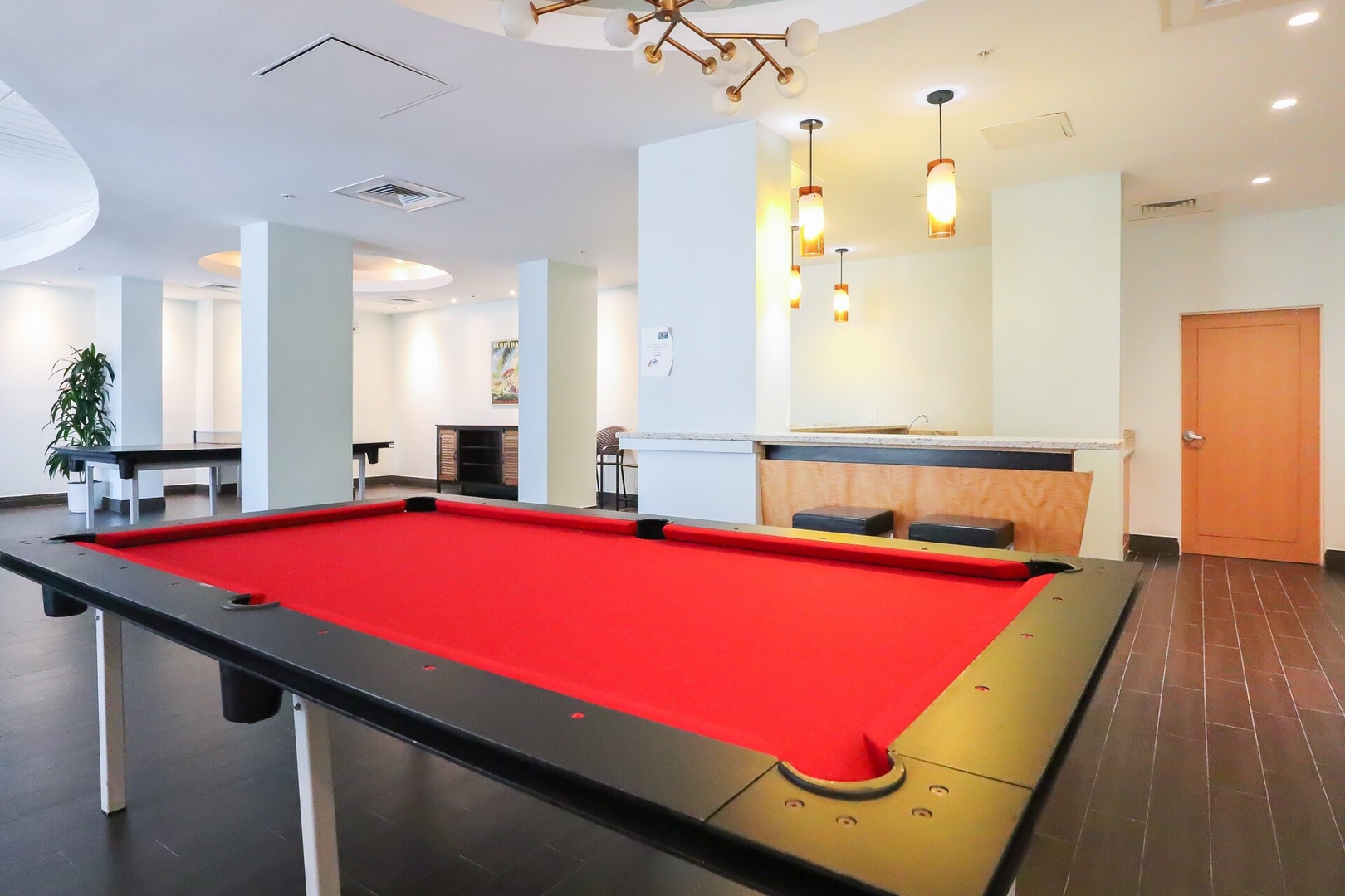 Apt w/2 Queen Beds & Canal View at Tides 31 Komffy