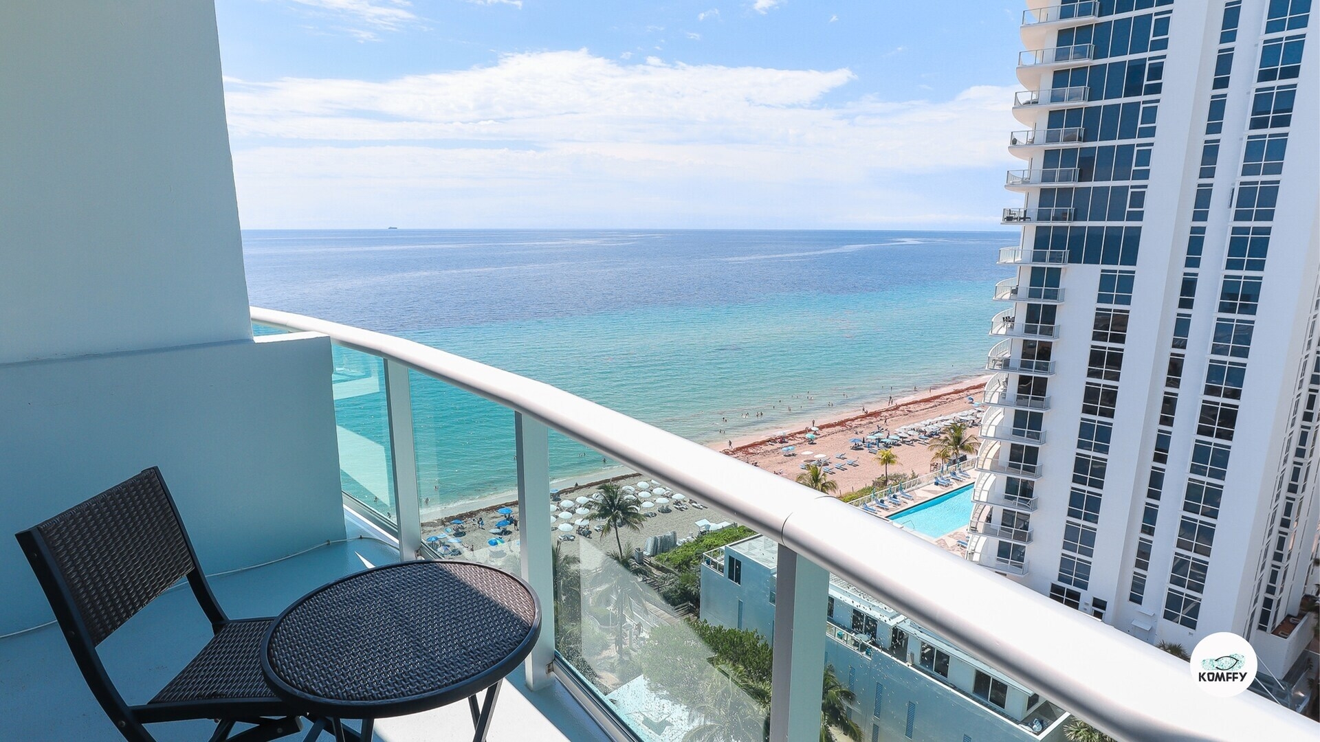 Komffy Penthouse w/Queen Bed & Ocean View at Tides Komffy