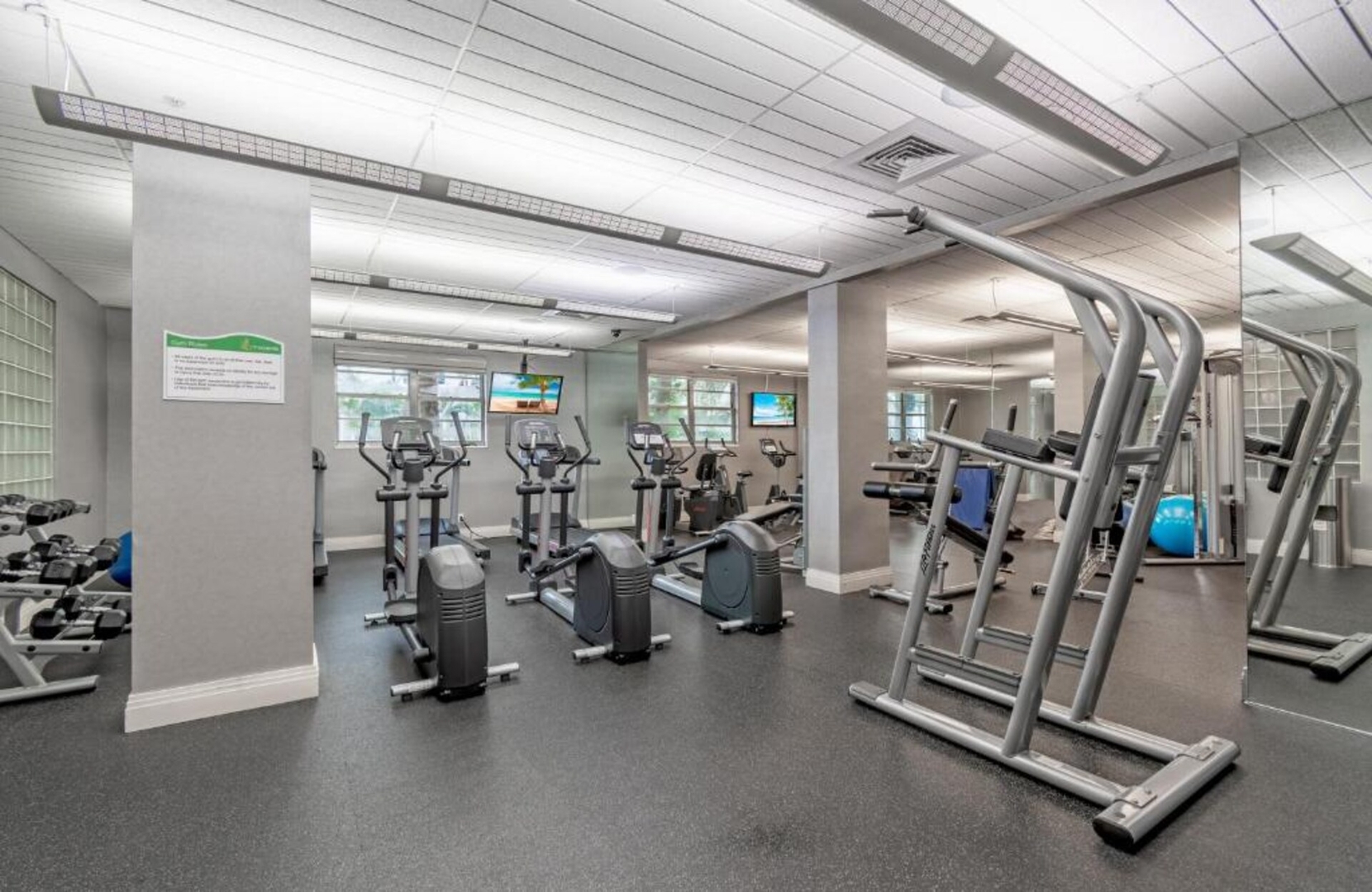 Condo w/2 Queen beds & Ocean View | Tides 26 Komffy