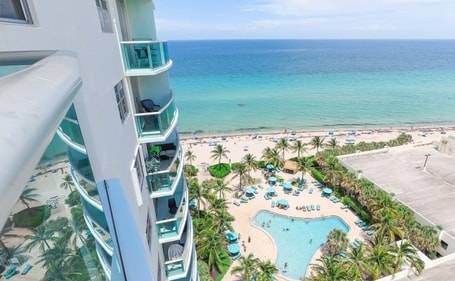 Penthouse w/ King Bed & Ocean View at Tides 23 Komffy