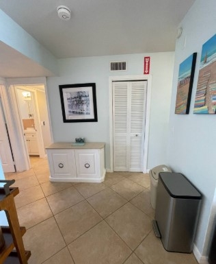 Modern Beachfront Suite at Hollywood Broadwalk 10 Komffy