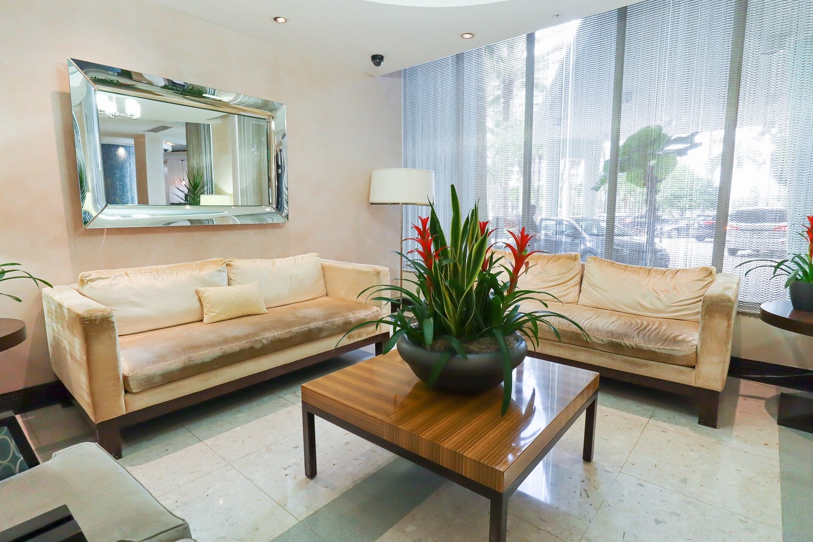 2Bed/2Bath, 4QueenBeds & OceanView at Tides 47 Komffy