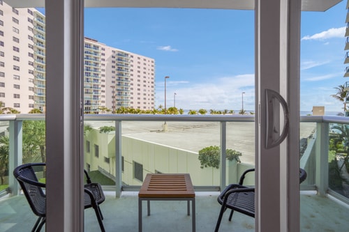 Condo w/2 Queen beds & Ocean View | Tides 1 Komffy