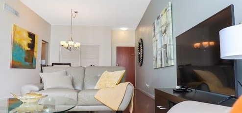 Penthouse w/Queen Bed & Ocean View at Tides 5 Komffy