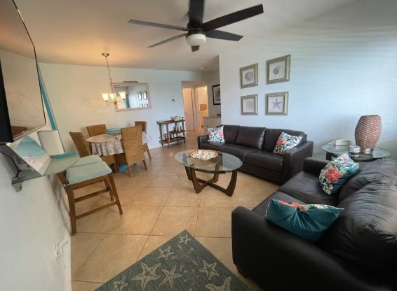 Modern Beachfront Suite at Hollywood Broadwalk 3 Komffy
