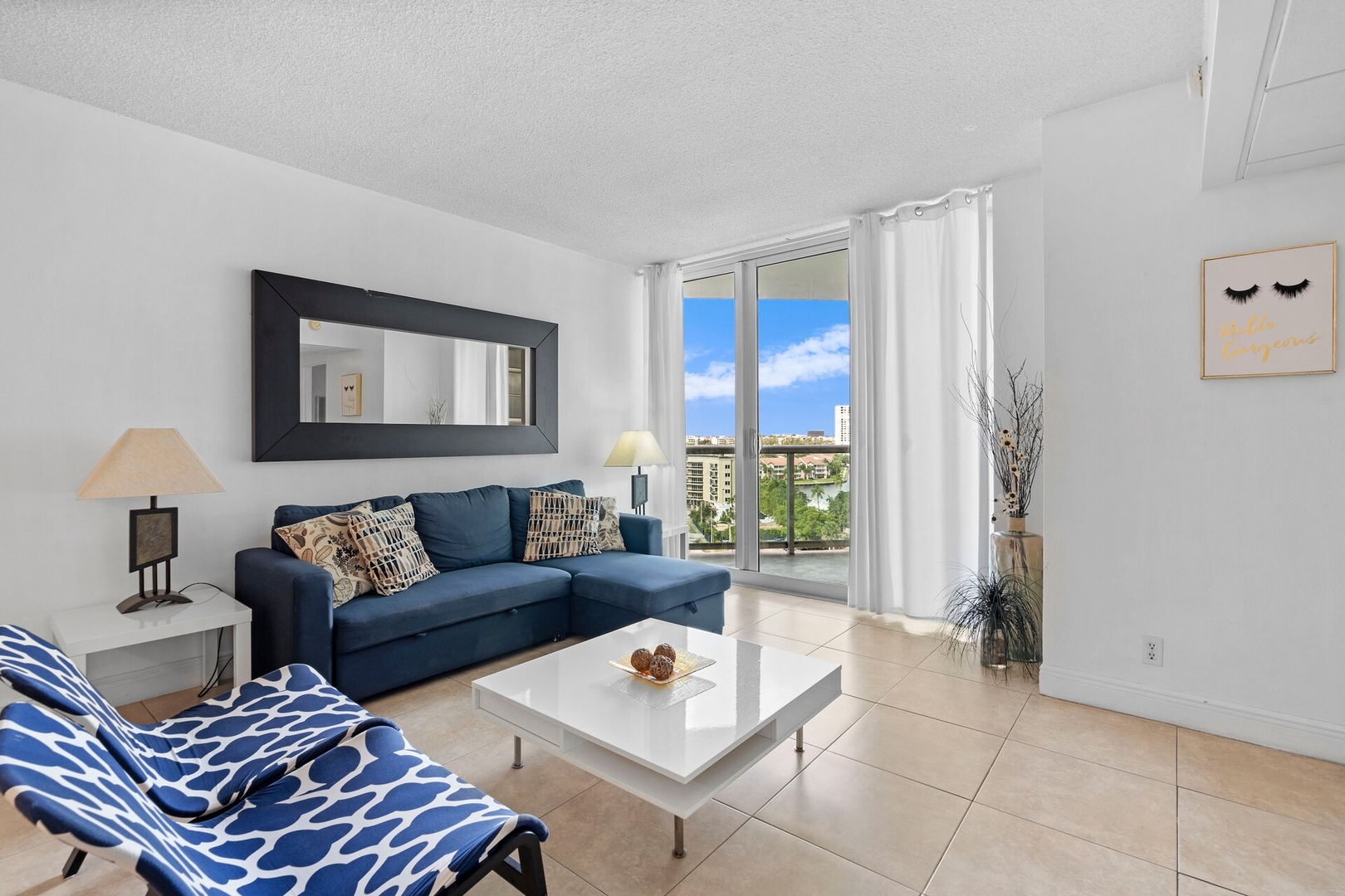 Apt w/2 Queen Beds & Canal View at Tides 1 Komffy