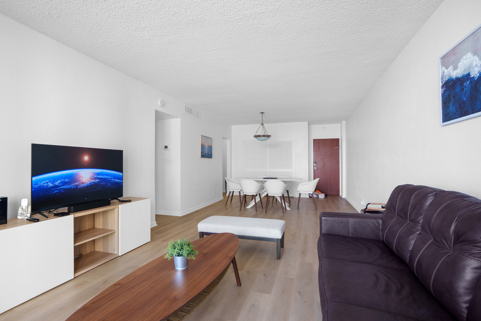 Condo w/2 Queen beds & Ocean View | Tides 7 Komffy