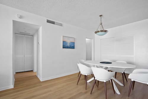 Condo w/2 Queen beds & Ocean View | Tides 9 Komffy