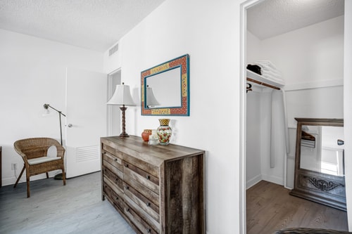 Beach apartment w/1 Bedroom, 2 Queen Beds at the Tides 12 Komffy