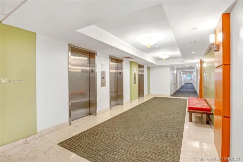 Home w/2 Queen beds & Ocean View (5th floor) | Tides 17 Komffy