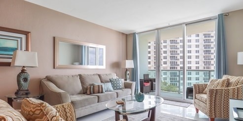 Apt w/2 Queen Beds & Ocean View at Tides 1 Komffy